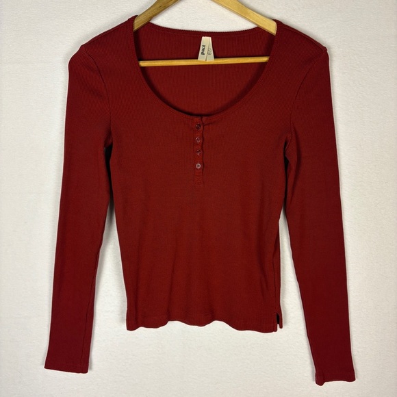 Pact Red Ribbed Fitted Long Sleeve Henley Top - Picture 1 of 6